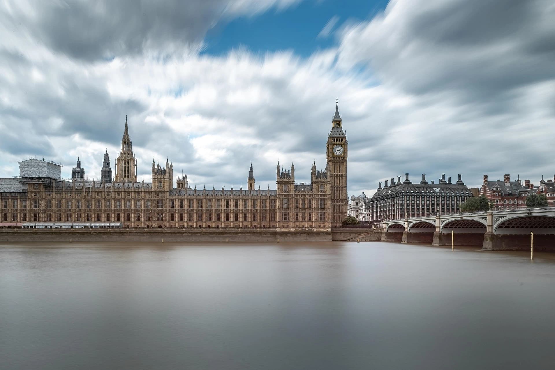 The Houses of Parliament and Westminster Bridge, where the HGV phase-out policy is set